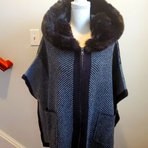 NWT Steve Madden Women's Sz M / L Fur Hood Poncho / Cape